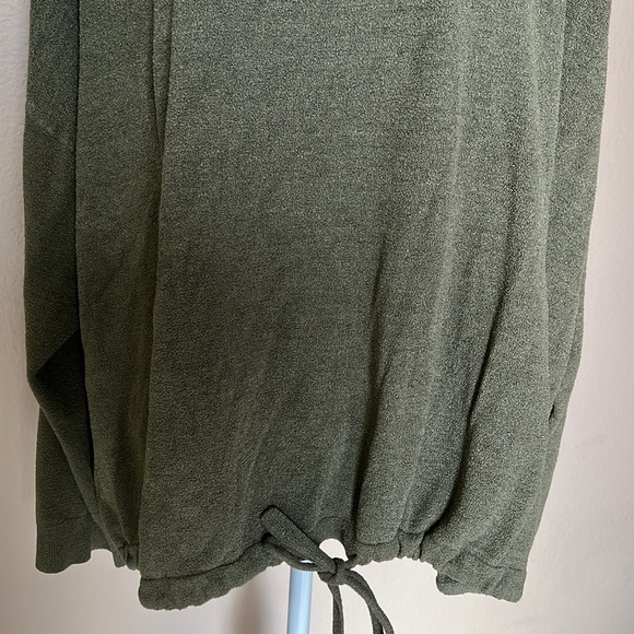 Barefoot dreams drawstring waist sweater - Picture 2 of 6